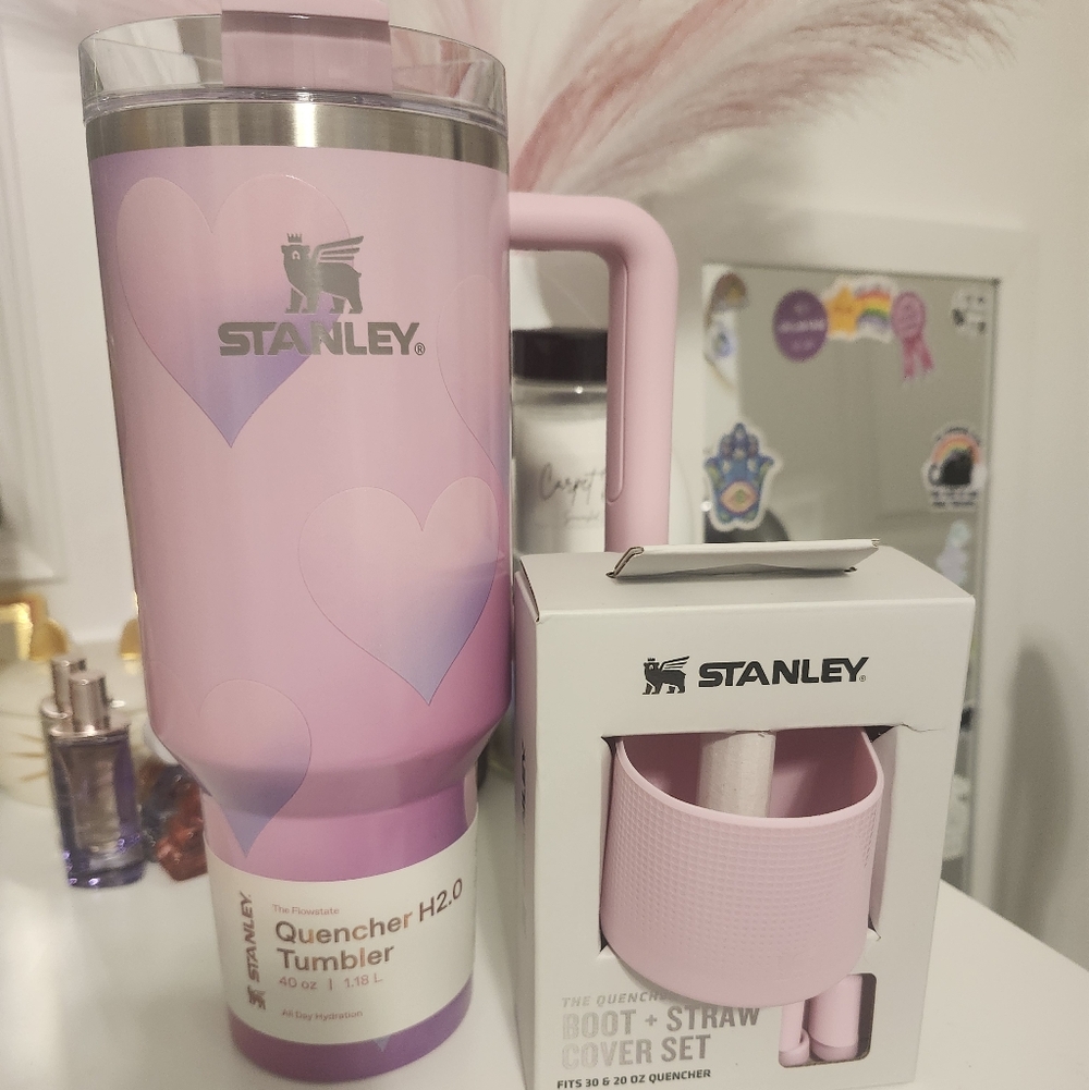 Stanley Pink Quencher H2.0 Limited Edition 2025 Tumbler with Accessories
